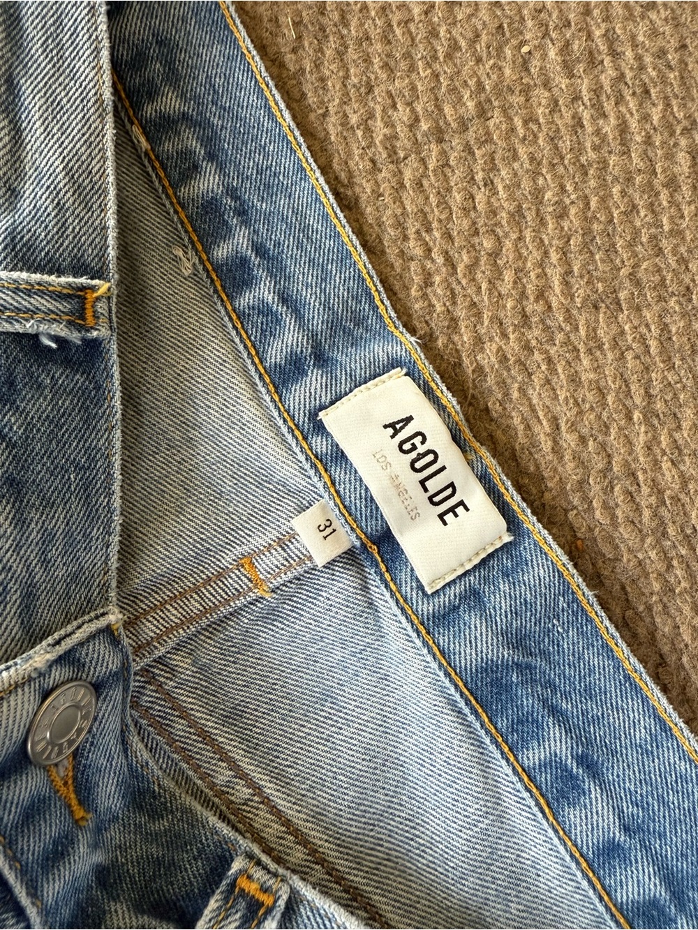AGOLDE Women’s Parker Long Cut Off Denim Jean Shorts Women’s Size 31 WORN ONCE - Picture 5 of 9